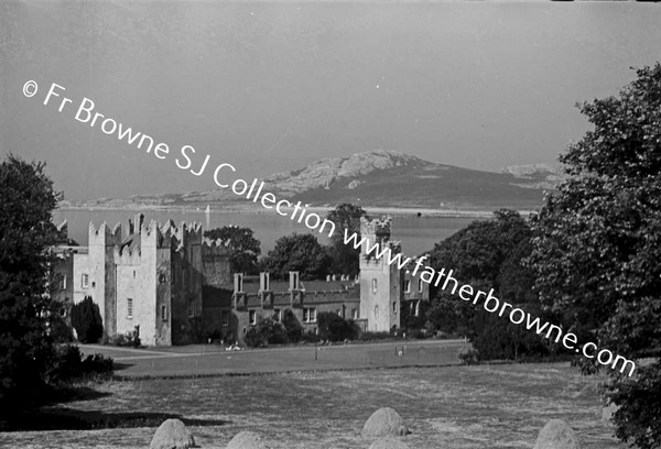 HOWTH CASTLE EXTERIOR SHOWING IRELAND'S EYE